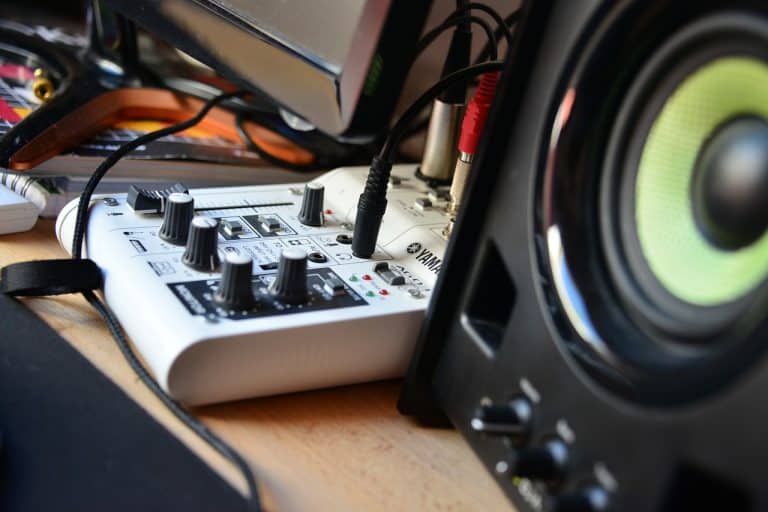 How To Fix Audio Interface Distortion (4 Things To Check) Home Studio