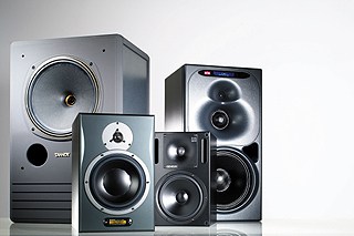 studio monitors crackling