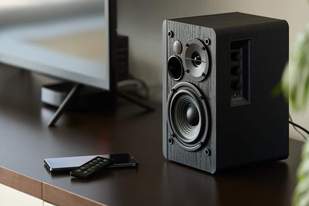 Are Bookshelf Speakers Better Than a Soundbar 