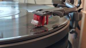 vinyl record player 2